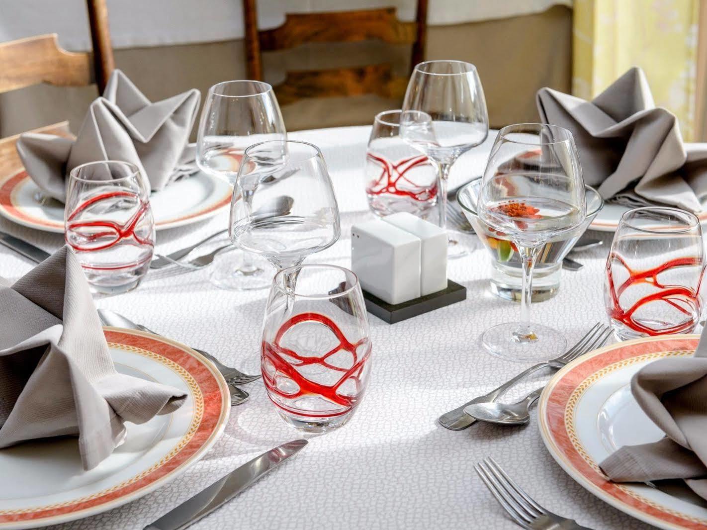 Logis Hotel Restaurant Du Pont Ambialet Zewnętrze zdjęcie