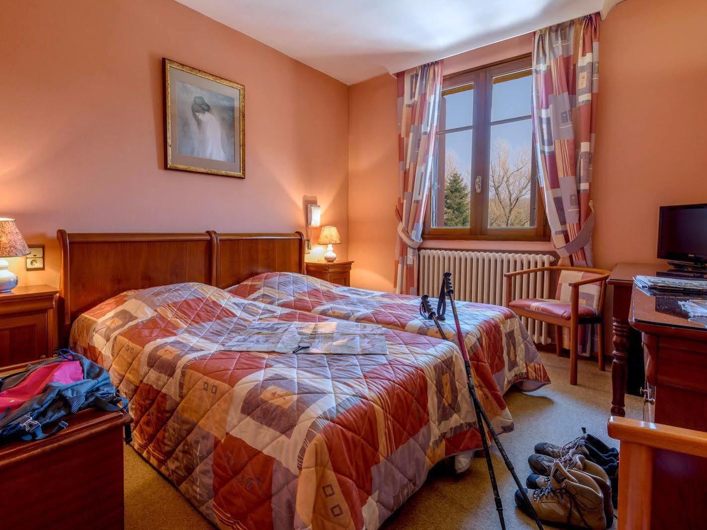 Logis Hotel Restaurant Du Pont Ambialet Zewnętrze zdjęcie